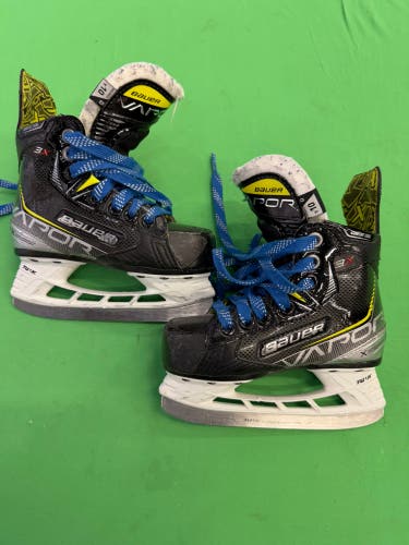 Youth Bauer Vapor 3X Hockey Skates Regular Width 10 (Used)