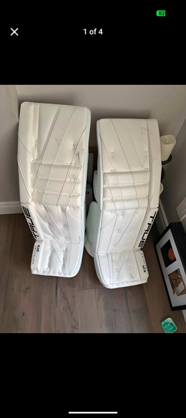 35" True Catalyst 7X3 Goalie Leg Pads (Used)