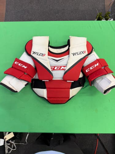 Youth Small / Medium CCM YTFlex 2 Goalie Chest Protector (Used)