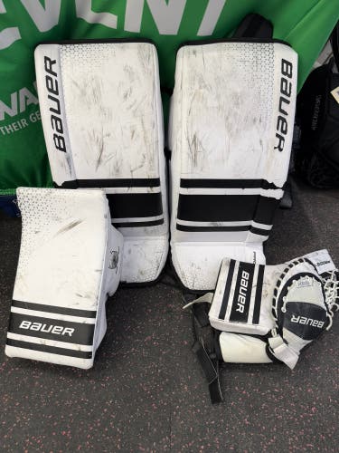 22" Youth Bauer GSX Goalie Full Set Regular (Used)