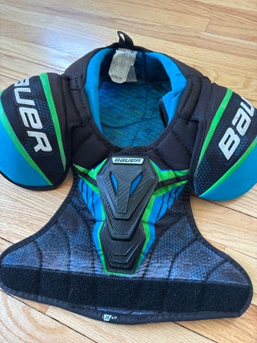 Small Junior Bauer X Shoulder Pads (Used)