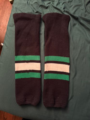 Black Youth Small Knit Socks  (Used)