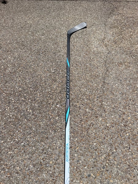 Intermediate Bauer Team Nexus Right Handed Hockey Stick P90TM 70 Flex (New)