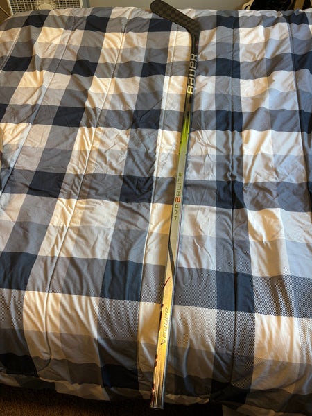 Senior Bauer Vapor Hyperlite 2 Left Hand Hockey Stick P92 77 Flex (Used)