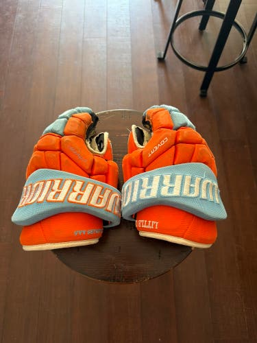 Team Issued Little Caesars Warrior Covert Pro Gloves 14" Pro Stock (Mid Used)
