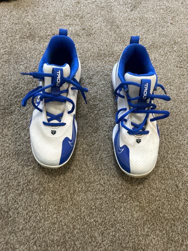 White Kids Size M 5.5 (W 6.5) Youth Nike Mike trout Molded Cleats Cleats (Used)