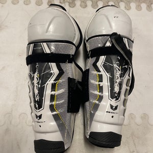 Youth CCM Super Tacks 11" Shin Pads (Used)