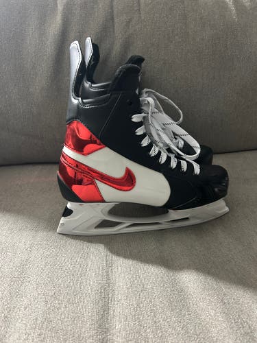 2025 Nike Hockey Skates Regular Width 10 (New)