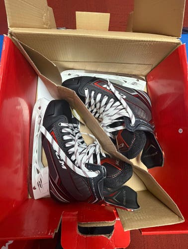 *BRAND NEW PRO SHOP SALE* CCM JetSpeed XTra Pro Plus Hockey Skates Regular Width 8 (New)