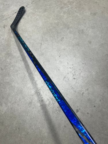 77 Flex P92 Senior Bauer Twitch Right Hand Hockey Stick Pro Stock (USED)