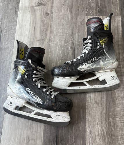 Bauer Vapor Hyperlite 2 Hockey Skates Size 8 Fit 1
