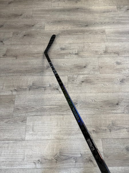 * Like New* Senior CCM Ribcor Trigger 9 Pro Right Handed Hockey Stick P29 70 Flex