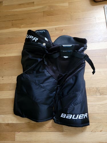 Senior Medium Bauer Vapor Flylite Hockey Pants (Used)