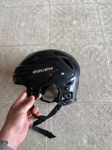 Medium Bauer Re-Akt 95 Helmet (Used)