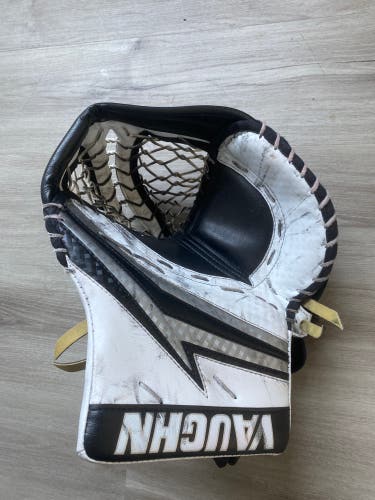 Vaughn V9 Pro Carbon Regular (Used) Practice Palm