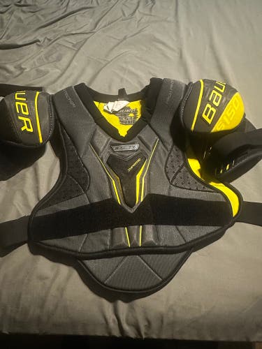 Men's XL Senior Bauer Supreme 150 Shoulder Pads (Used)