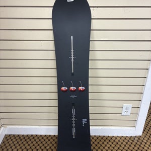 NEW!! 135cm Burton Cultivator Flat Top Snowboard.