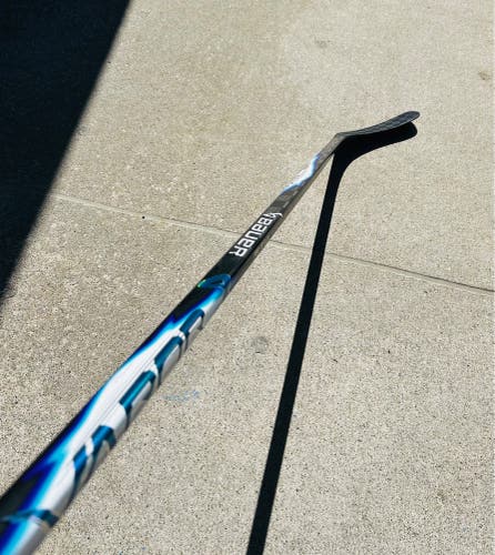 Senior Bauer Flylite Right Hand Hockey Stick P88 87 Flex Pro Stock (New)