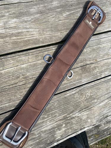 Lightly used 32" Classic Equine Soft Touch Western cinch w/SS buckles