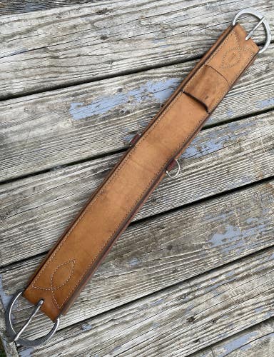 Lightly used 32" Schutz Bros  padded leather Western cinch w/SS buckles