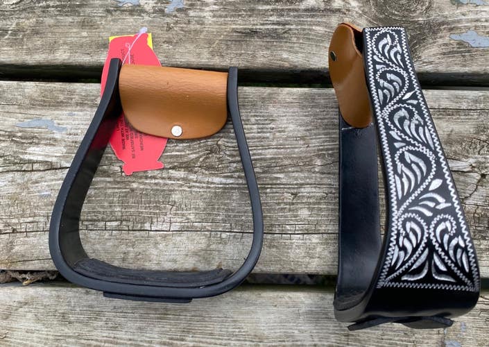 Black engraved aluminum Western stirrups w/ non-slip treads