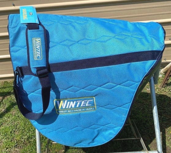 Light blue padded nylon Wintec English saddle bag / carrier