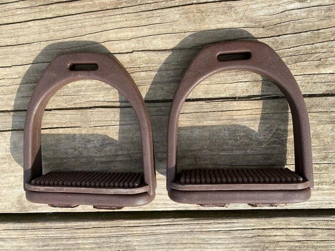 4.5" Lightweight brown poly English stirrups irons w/pads