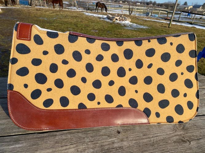 Yellow leopard print contoured felt Western saddle pad 31" x 32" x 1"