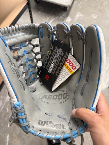 Wilson A2000 RH Softball Glove 12.5" (New)