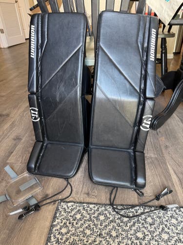 28" Warrior Ritual G7 Goalie Leg Pads (Used)