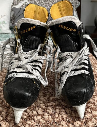 Bauer Supreme Hockey Skates Regular Width Size 3 (Used)