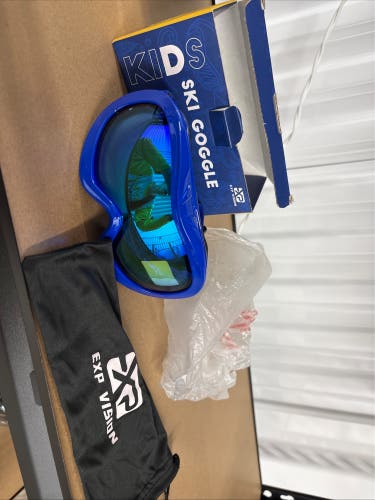 Snowboard Goggles (New) youth