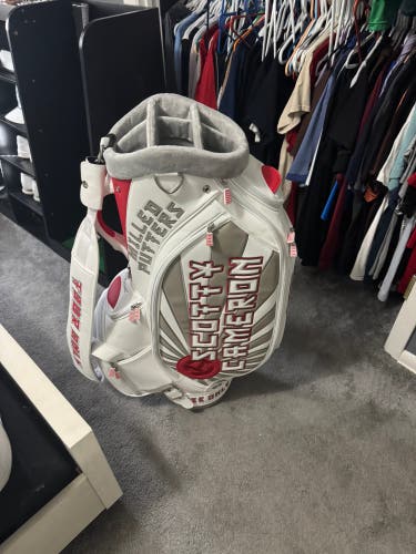 Replica Titleist Tour Staff Bag Scotty
Camron (Used)