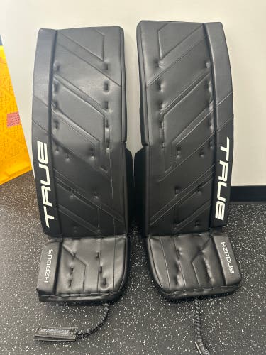 35" True HZRDUS 9x4 Goalie Leg Pads (New)