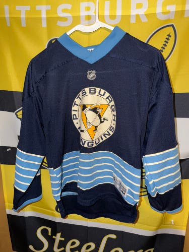 Reebok NHL Hockey Pittsburgh Penguins Jersey Youth Boys Size S/M Used Pre Owned.