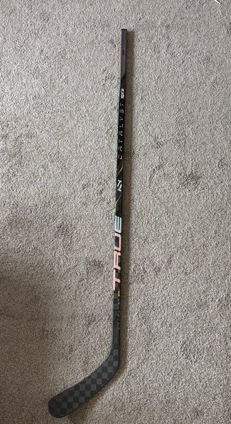 Senior True Catalyst 9x3 Right Handed Hockey Stick P92 85 Flex (New)