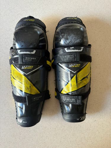 Youth Bauer Supreme Ultrasonic 10" Shin Pads (Used)