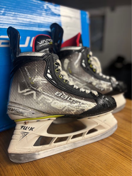 Bauer Vapor Hyperlite Hockey Skates - Senior 8 / fit 2 (Good Condition)