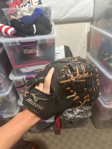 2022 Mizuno Pro RH Infield Baseball Glove 12" (Used)