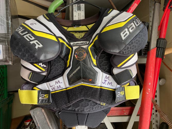 Large Senior Bauer Supreme 2S Pro Shoulder Pads Pro Stock (Used)