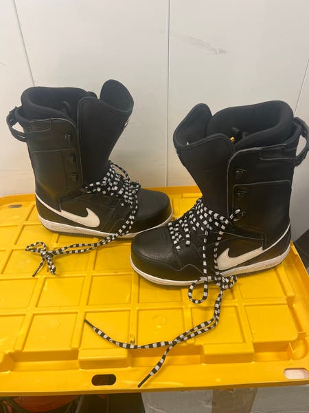 Size M 11.0 (W 12.0) Nike Vapen Snowboard Boots (Used) | SidelineSwap