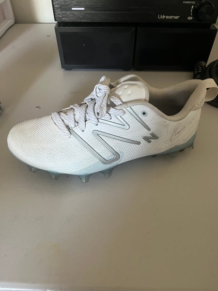 White Men's Size M 8.5 (W 9.5) Adult New Balance Freeze 4.0 Low Top Molded Cleats (Used)