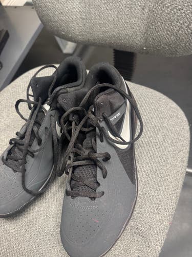 Black Men's Size M 10.5 (W 11.5) Adult Nike Metal (Used)