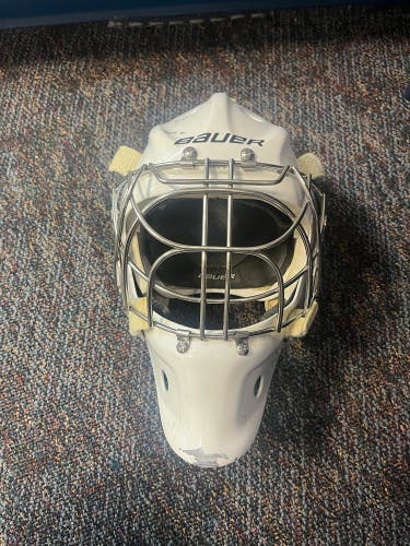Senior Large Bauer 940 Goalie Mask (Used)