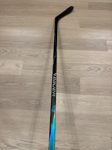 Senior Bauer Vapor Flylite Right Handed Hockey Stick P28 70 Flex Pro Stock (New)