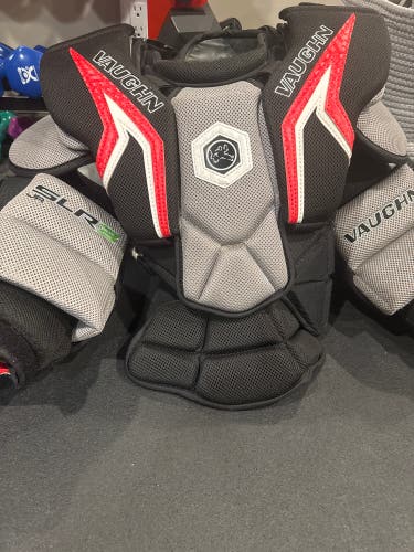Small 2023 Vaughn SLR3 Goalie Chest Protector (Used)