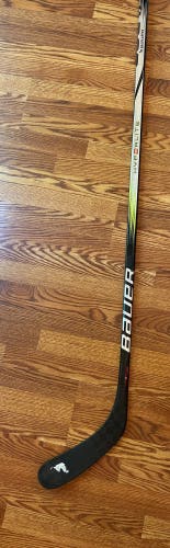 Senior Bauer Vapor Hyperlite 2 Right Handed Hockey Stick P92 70 Flex (Used)