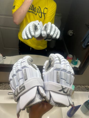 STX Surgeon RZR2 Lacrosse Gloves (Used)