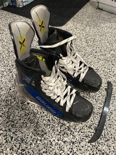 Custom Blue Bauer Vapor Hyperlite 2 Hockey Skates Regular Width Pro Stock 10 (Used)