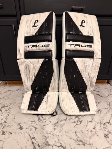 CUSTOM 33+1.5 L95 True Catalyst Px5 Goalie Leg Pads